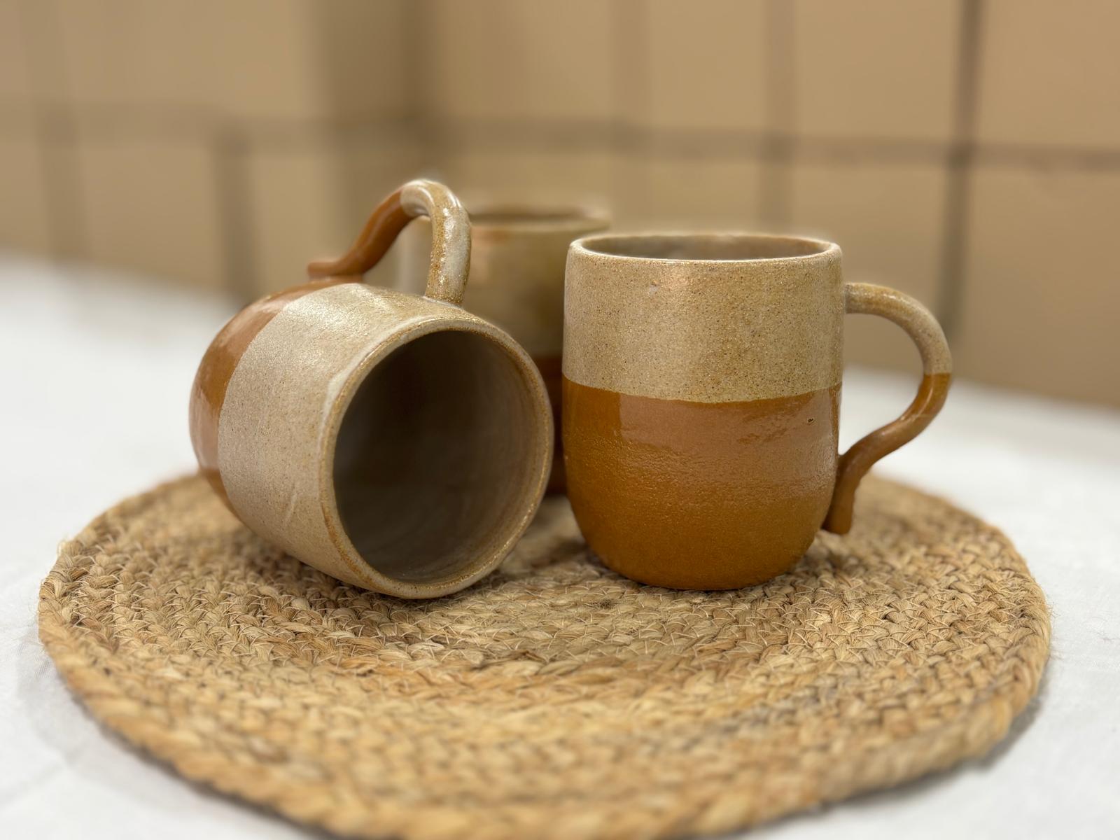 Tazas Human de gres hechas a torno — Land Ceramic